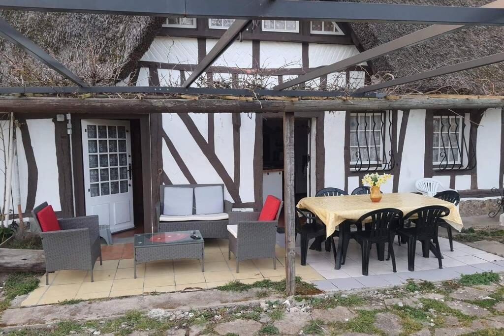 Chaumiere Du Chateau D'O Et Sa Mini Ferme ,Gite 21Couchages Goupil-Othon 外观 照片