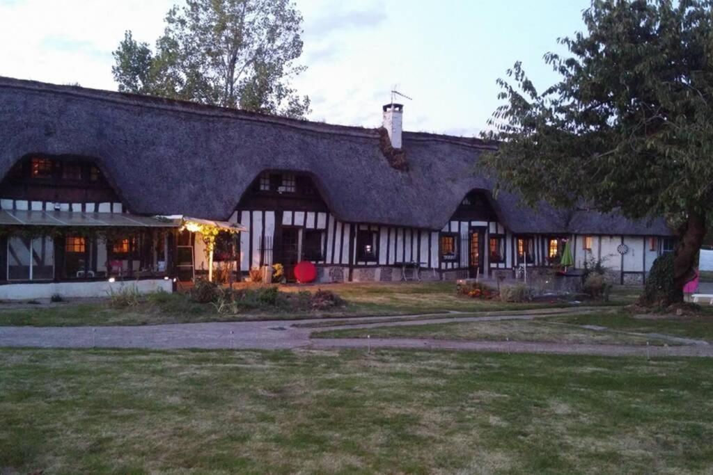 Chaumiere Du Chateau D'O Et Sa Mini Ferme ,Gite 21Couchages Goupil-Othon 外观 照片