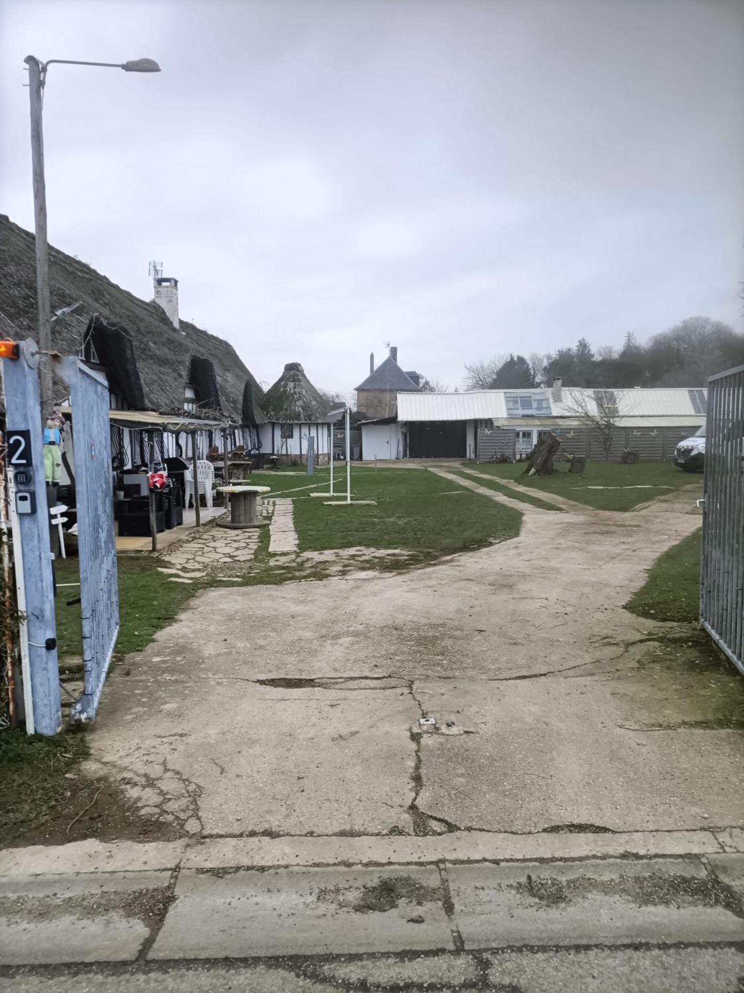 Chaumiere Du Chateau D'O Et Sa Mini Ferme ,Gite 21Couchages Goupil-Othon 外观 照片